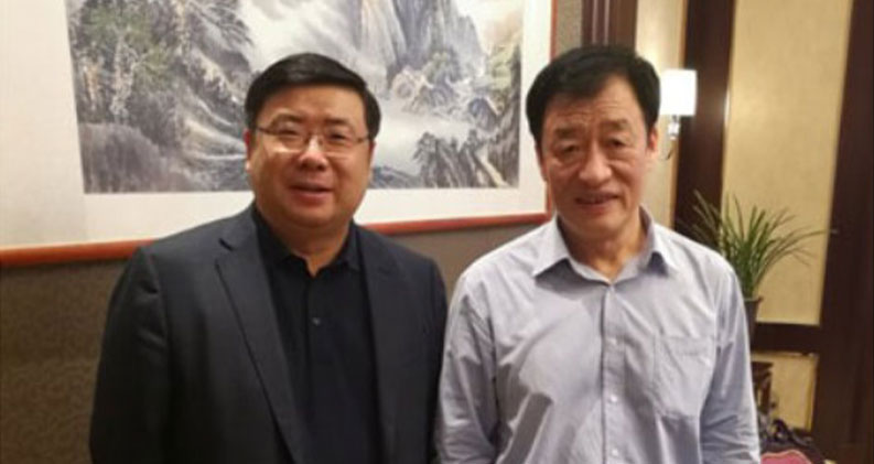 李勇董事长与全国人大秘书长、时任中共江西省委书记刘奇亲切合影留念