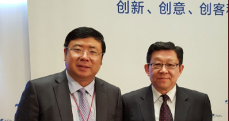 李勇董事长与原商务部部长陈德铭合影留念