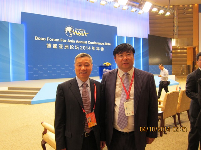 原中国证监会主席肖刚与李勇董事长亲切合影留念