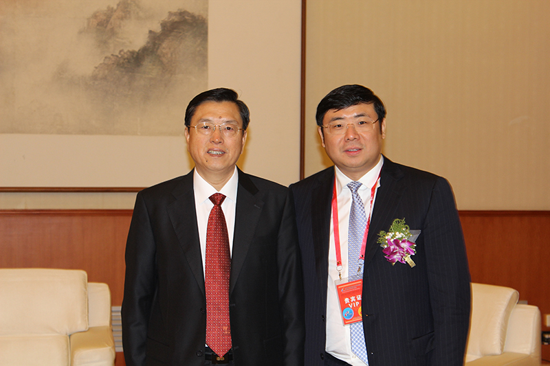 原中共中央政治局常委、全国人大常委会委员长张德江与李勇董事长