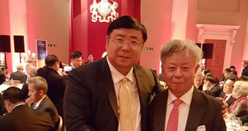 李勇董事长与亚投行行长金立群合影留念