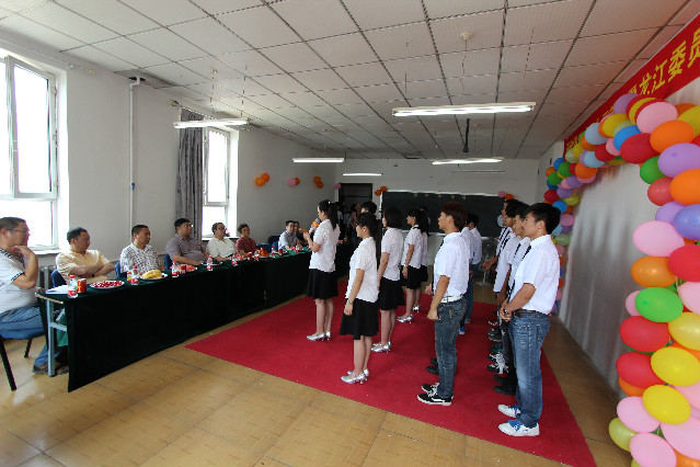 李勇主席陪同黑龙江省政协副主席陶夏新出席天硕职业学院“同心协力职业教育基地”揭牌仪式