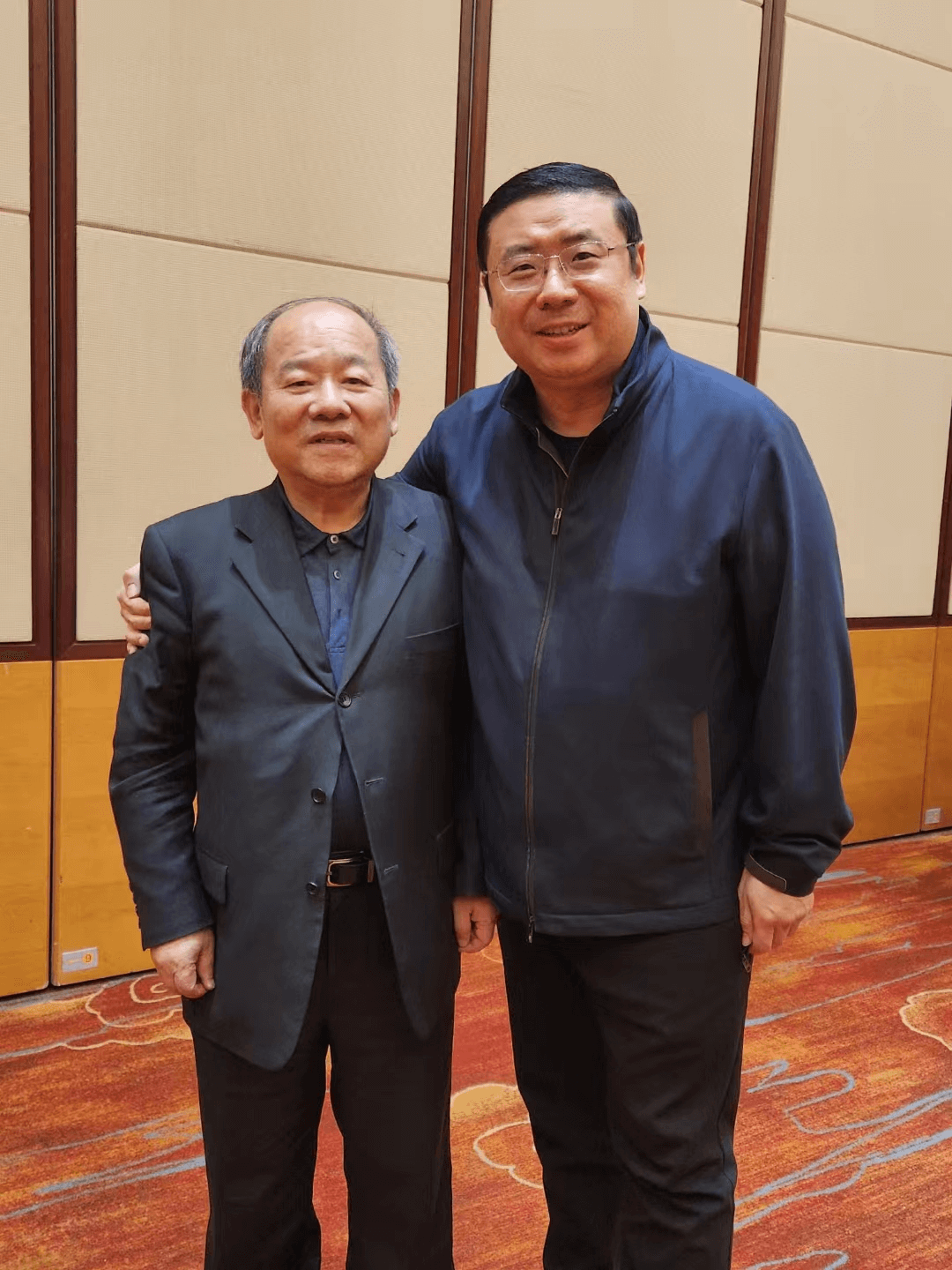 李勇董事长与全国政协常委、经济委员会副主任宁吉喆亲切合影